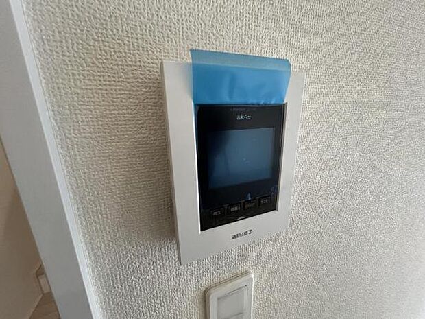 訪問者を確認できるTVモニター付きインターフォンです。