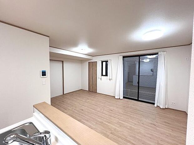 リビングダイニングになります。ご家族そろっての素敵な空間になりそうですね。