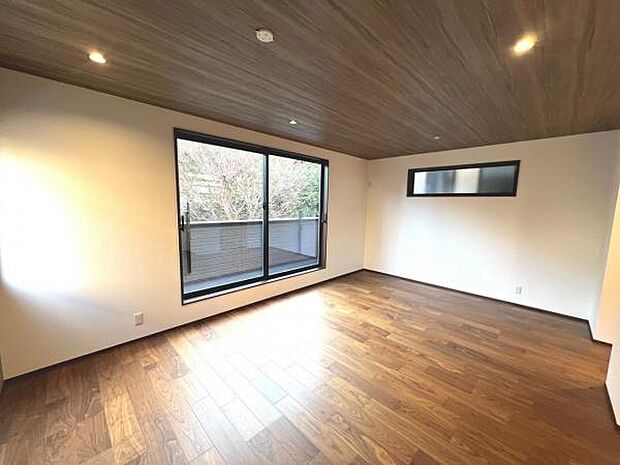 リビングダイニングになります。ご家族そろっての素敵な空間になりそうですね。