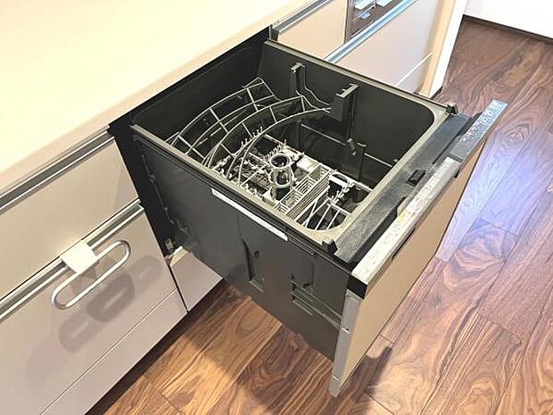 機能性に優れ食器洗乾燥機付のシステムキッチンで忙しい家事をサポートします。