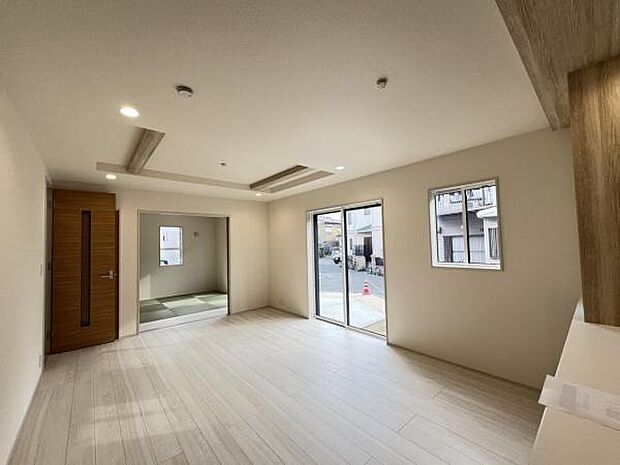 ご家族の温かい時間を演出するダイニングスペースです。