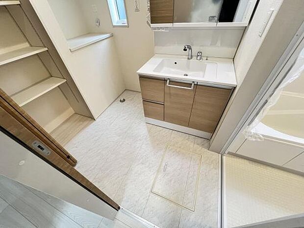 脱衣所は小さなお子様がいるご家庭にも重宝されます。