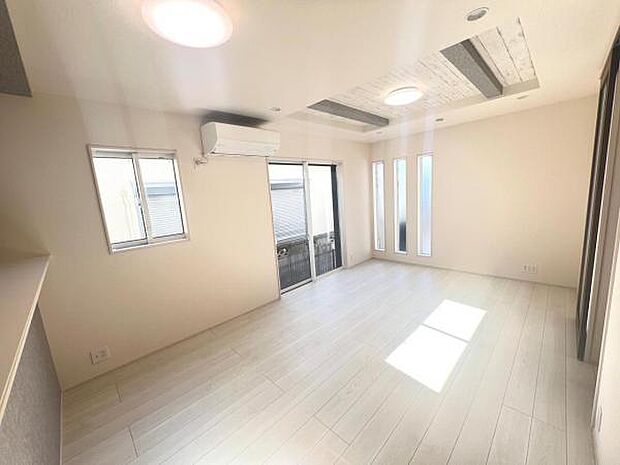 リビングダイニングになります。ご家族そろっての素敵な空間になりそうですね。