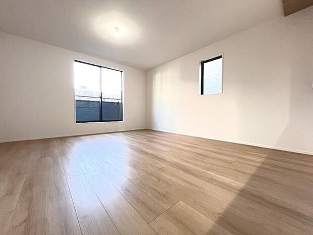 リビングダイニングになります。ご家族そろっての素敵な空間になりそうですね。