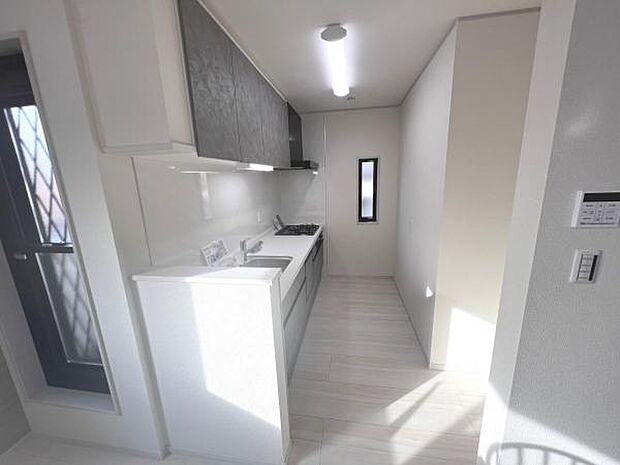 ご家族の温かい時間を演出するダイニングスペースです。