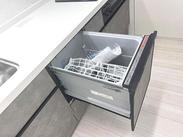 機能性に優れ食器洗乾燥機付のシステムキッチンで忙しい家事をサポートします。