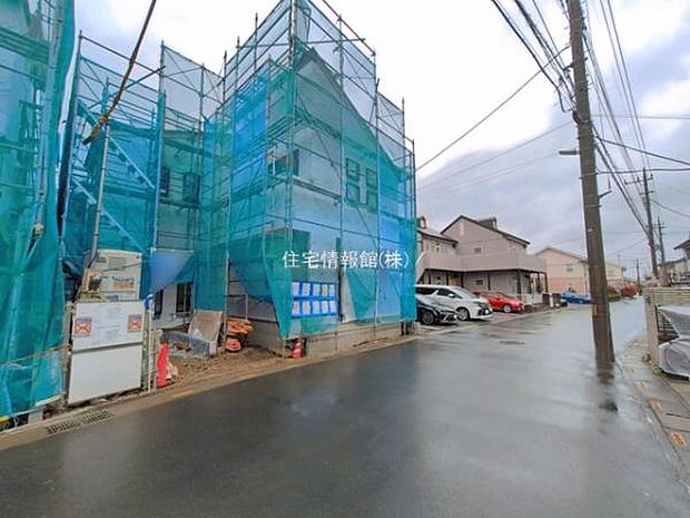 前面道路を含めた現地写真です。