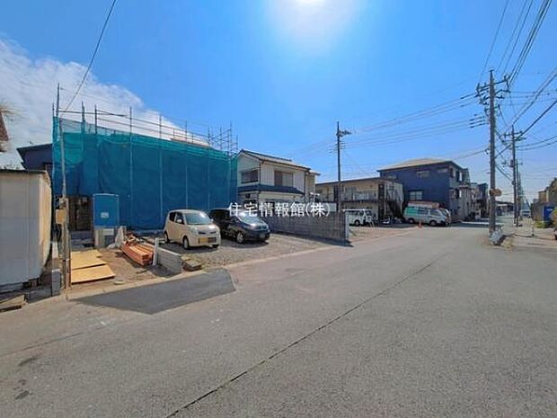 前面道路を含めた現地写真です。