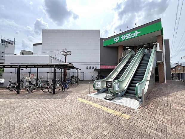 サミットストア 太田窪店まで約650m(徒歩9分)