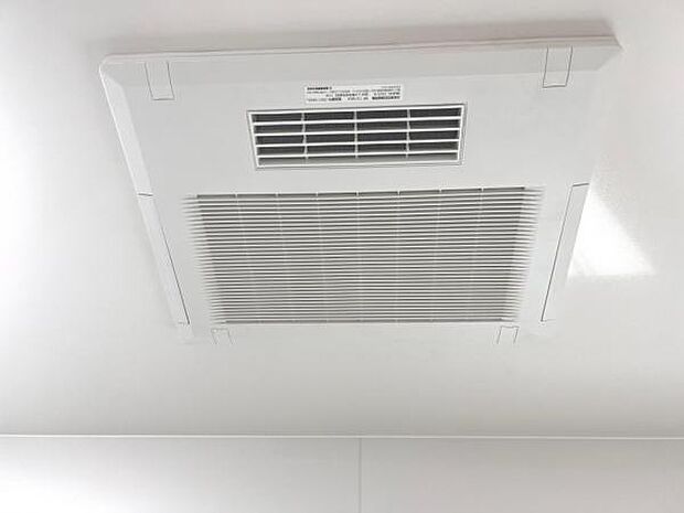24時間換気機能付きの浴室乾燥機です。