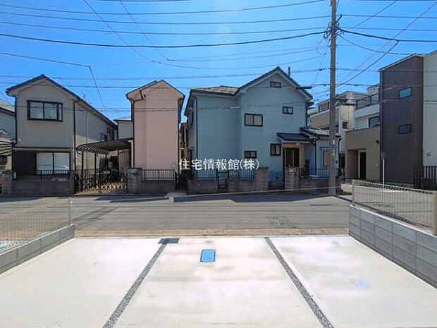 前面道路を含めた現地写真です。