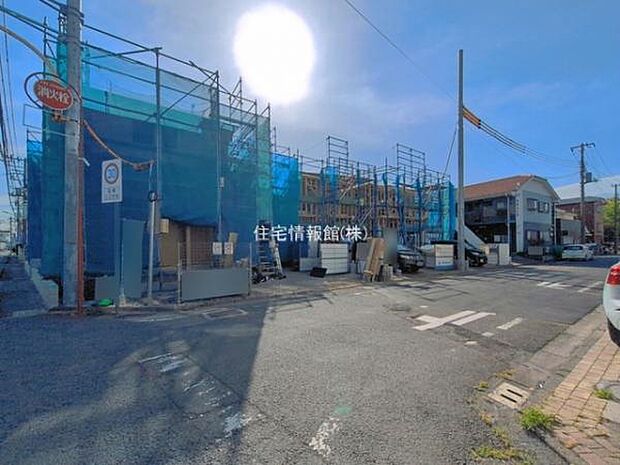 前面道路を含めた現地写真です。