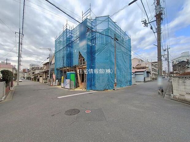 前面道路を含めた現地写真です。