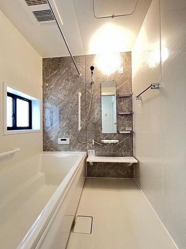 お風呂でほっとひといき。1日の疲れを癒しましょう。