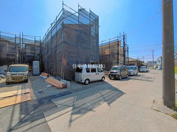 前面道路を含めた現地写真です。