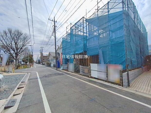 前面道路を含めた現地写真です。