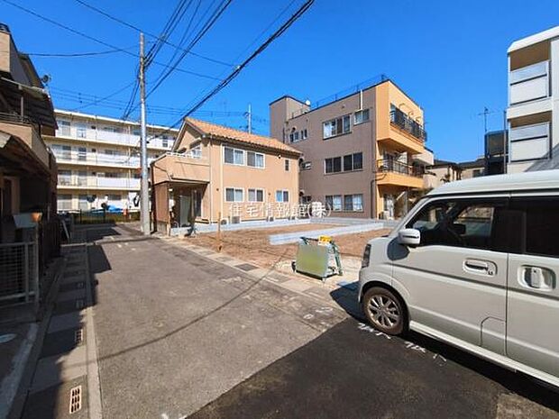 前面道路を含めた現地写真です。
