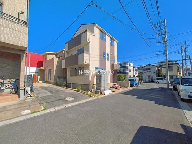 前面道路を含めた現地写真です。