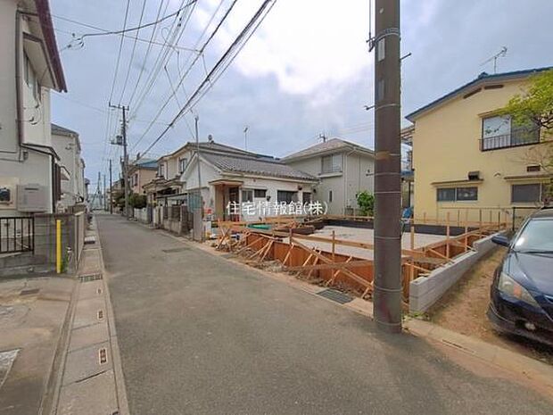 前面道路を含めた現地写真です。