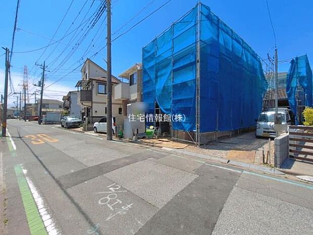 前面道路を含めた現地写真です。