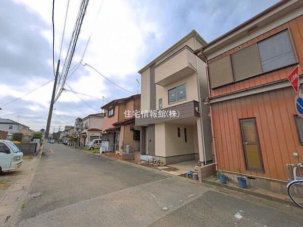 前面道路を含めた現地写真です。