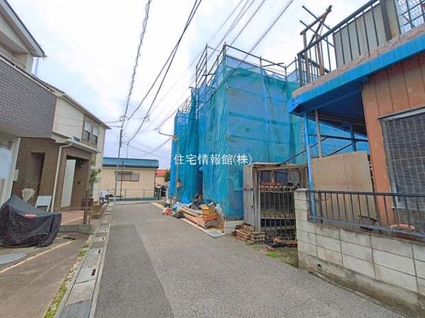 前面道路を含めた現地写真です。