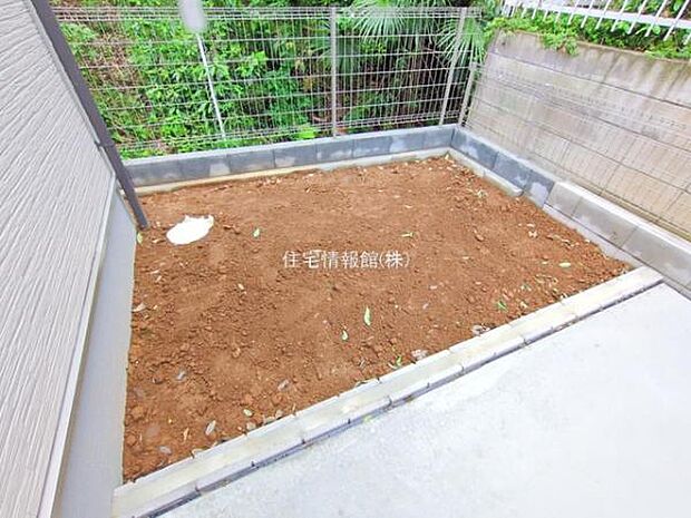 お庭スペースは、ガーデニングやお子様との外遊びなど多彩な用途でお楽しみいただけます。