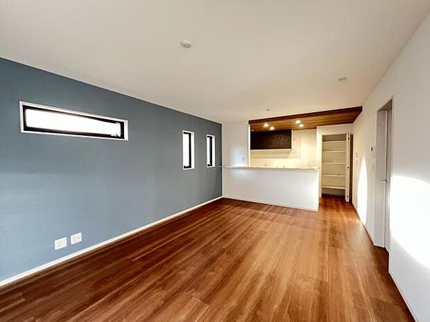 リビングダイニングになります。ご家族そろっての素敵な空間になりそうですね。