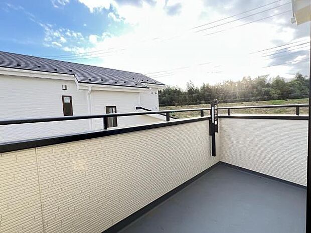 お洗濯ものを気持ち良く太陽の光で干せるのが嬉しいですね。