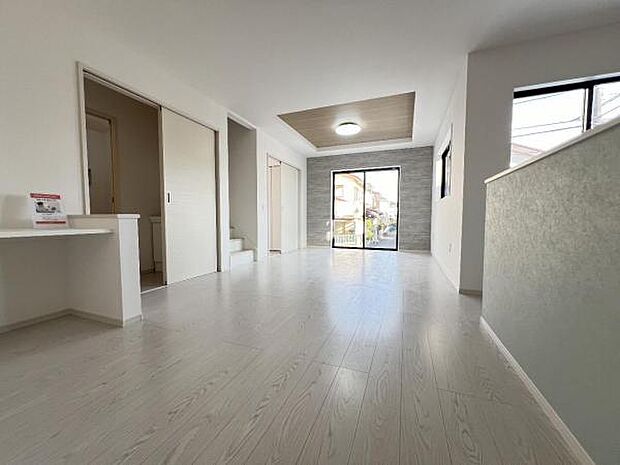 リビングダイニングになります。ご家族そろっての素敵な空間になりそうですね。