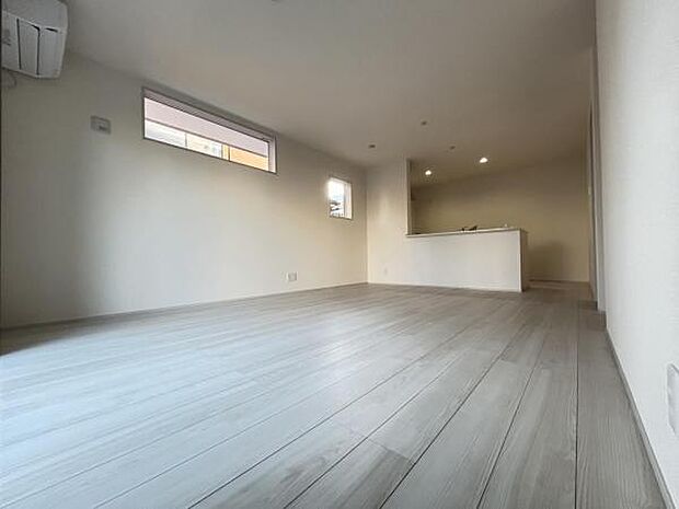 家族団らんの場所としてゆったりと居心地の良いリビングです。