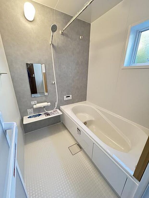 お風呂でほっとひといき。1日の疲れを癒しましょう。