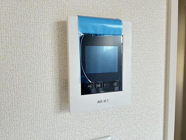 訪問者を確認できるTVモニター付きインターフォンです。