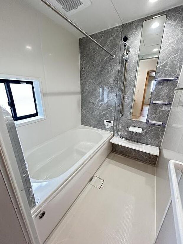 お風呂でほっとひといき。1日の疲れを癒しましょう。