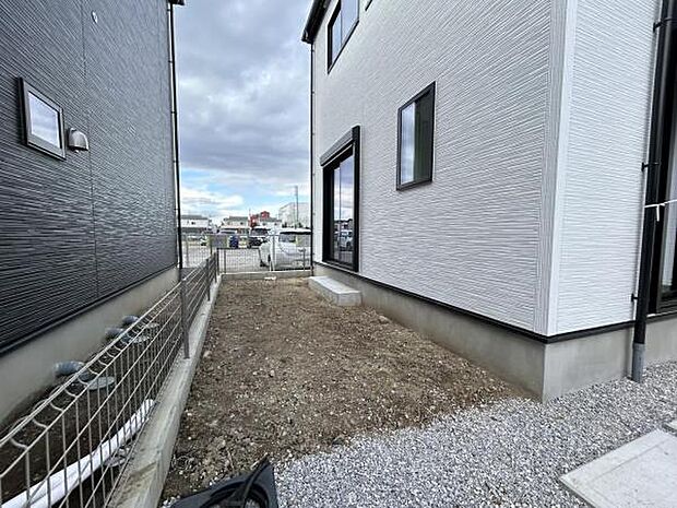 お庭スペースは、ガーデニングやお子様との外遊びなど多彩な用途でお楽しみいただけます。