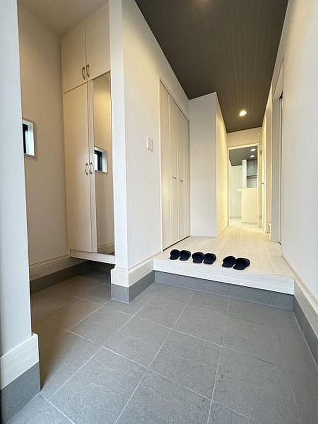 いつも気持ちよくご家族を迎えられる玄関です。