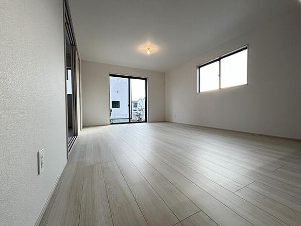 ご家族の温かい時間を演出するダイニングスペースです。