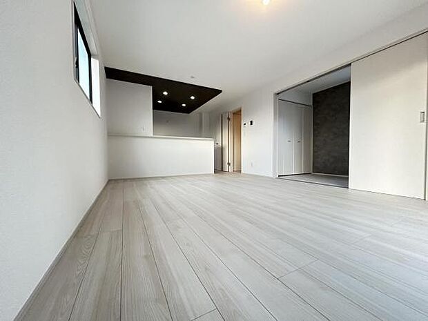 家族団らんの場所としてゆったりと居心地の良いリビングです。