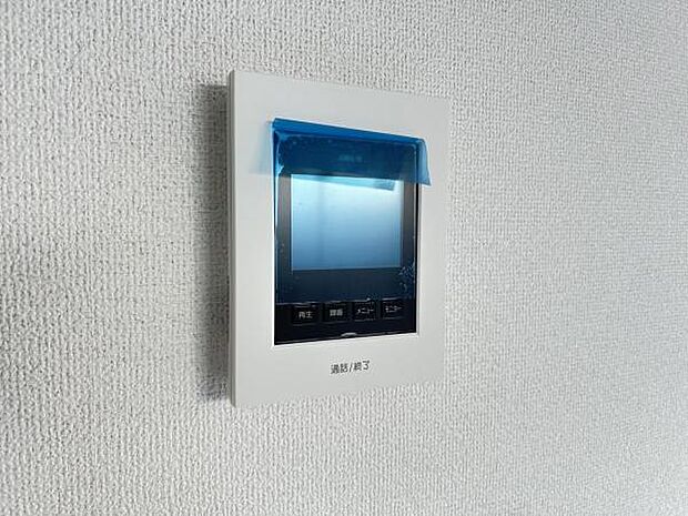 訪問者を確認できるTVモニター付きインターフォンです。