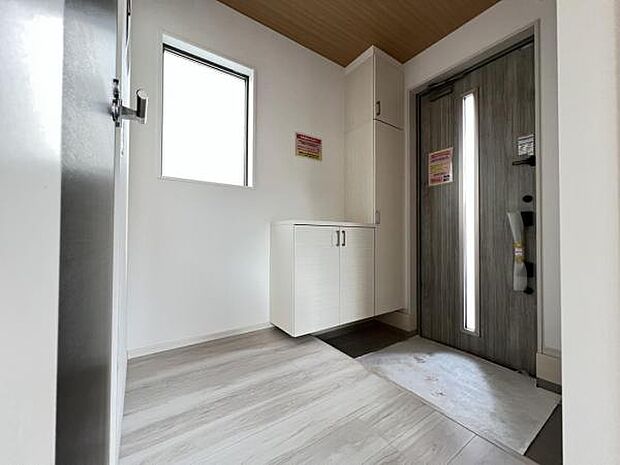 いつも気持ちよくご家族を迎えられる玄関です。