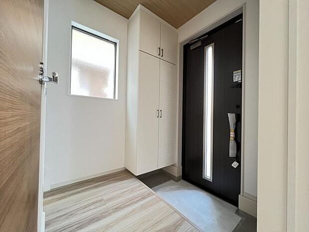 いつも気持ちよくご家族を迎えられる玄関です。