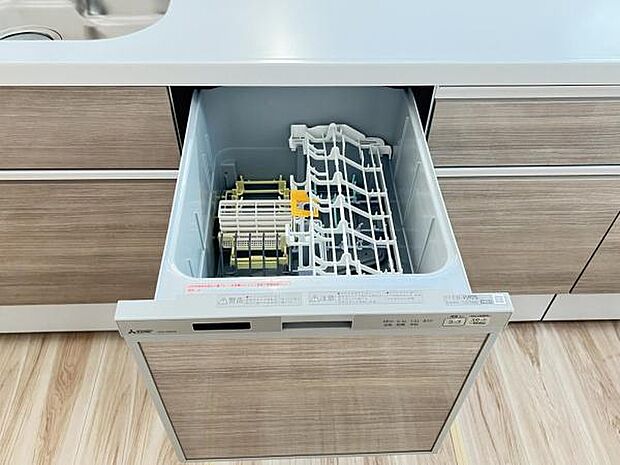 機能性に優れ食器洗乾燥機付のシステムキッチンで忙しい家事をサポートします。
