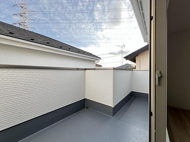 お洗濯ものを気持ち良く太陽の光で干せるのが嬉しいですね。