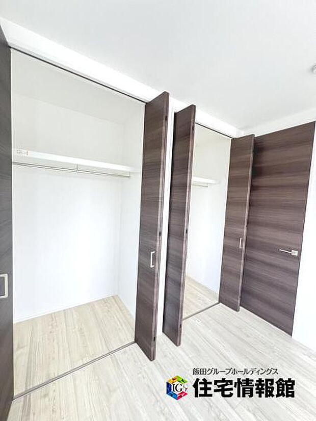 いつでもお部屋をスッキリお使い頂ける収納スペースを設置。