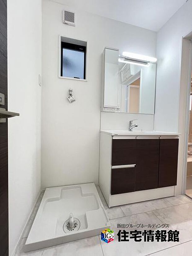 脱衣所は小さなお子様がいるご家庭にも重宝されます。