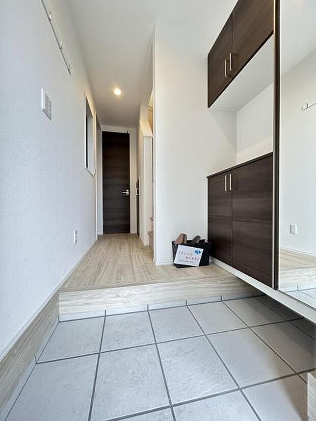 いつも気持ちよくご家族を迎えられる玄関です。