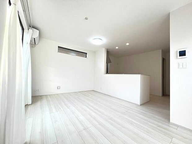 リビングダイニングになります。ご家族そろっての素敵な空間になりそうですね。