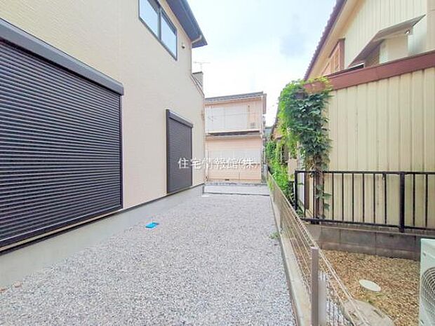 お庭スペースです。趣味やご家族団らんを楽しめそうですね。