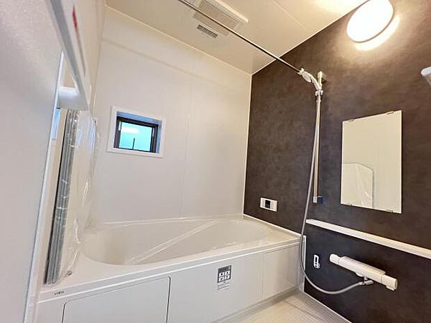 お風呂でほっとひといき。1日の疲れを癒しましょう。