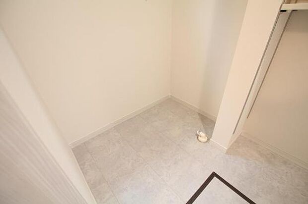 お天気を気にせずお洗濯ができ、室内干し可能です。